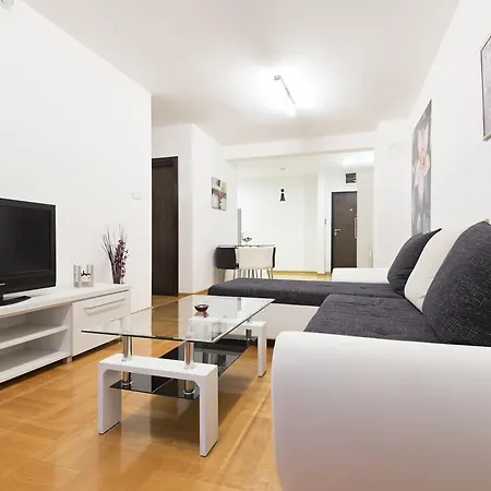 Prima Apartment *