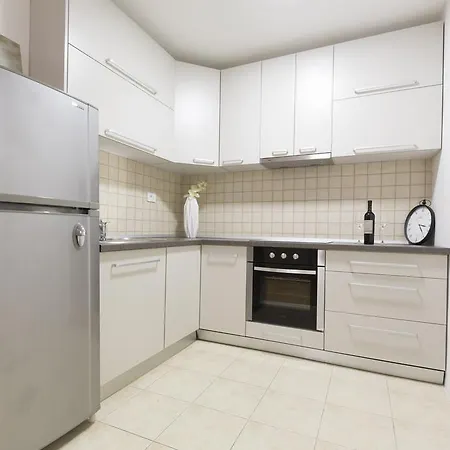 Prima Apartment